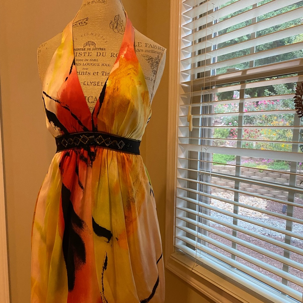 Beautiful dress in watermelon color! Tide over neck! Open in the back